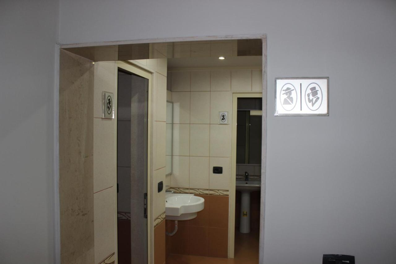 Luander Hotel Tirana Eksteriør billede