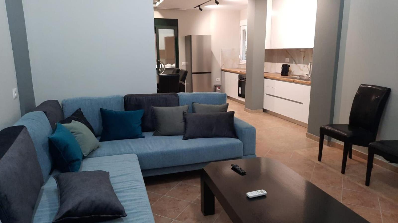 Luander Hotel Tirana Værelse billede